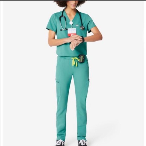 Figs Marine scrubs : Top (XXS) and Bottom (XS) - Picture 6 of 6